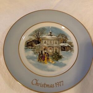 Wedgewood Avon, collectors plate, Christmas 1977